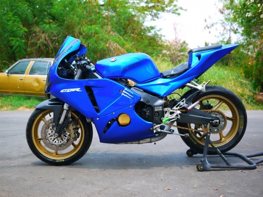 ขาย Cbr92 ตัวคาร์บูไฟฟ้าพร้อมทะเบียนแท้ เครื่องดีมากพร้อมออกทริป ระบบไฟทุกอย่างสมบูรณ์