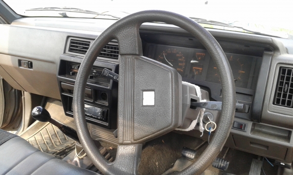 ขายบิ้กเอ็มฝาขาว หน้าหลังเดิม บางๆ เครื่องดี ครัชชีสวย แอร์เย็น ขายบิ้กเอ็มฝาขาว หน้าหลังเดิม บางๆ เครื่องดี ครัชชีสวย แอร์เย็น