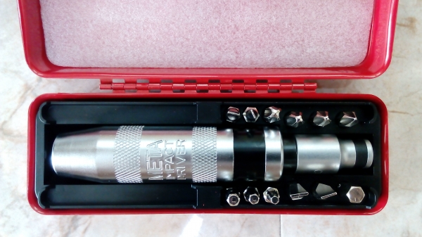 ไขควงตอก