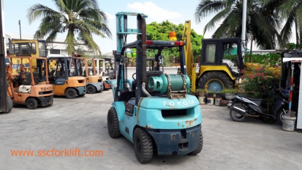 ขายรถยก TOYOTA 7FG25 หนีบกลม