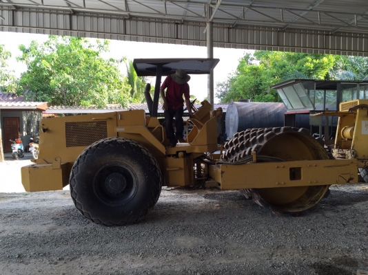 ขายด่วน  เจ้าของขายเอง รถบดล้อหนาม SAKAI SV-90