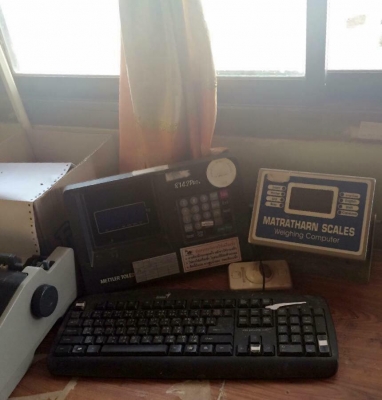 ขายเครื่องชั่ง 50 ตัน{ของมาตราฐานเครื่องชั่ง ลำปาง} ขนาด กว้าง 3เมตร ยาว 8เมตร# ไม่ได้ใช้งานหนัก อุปกรณ์ครบ สภาพดี...พื้นเหล็ก ราคา170,000-. {ไม่รวมค่าขนย้าย}ราคาต่อรองได้