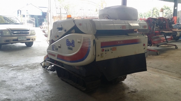 รถเกี่ยวข้าวพร้อมนวดข้าวในตัว แบบนั่งขับ เก่าญี่ปุ่น  YANMAR  รุ่น  Ee-2 เกี่ยวข้าว 2 แถว สภาพสวย
