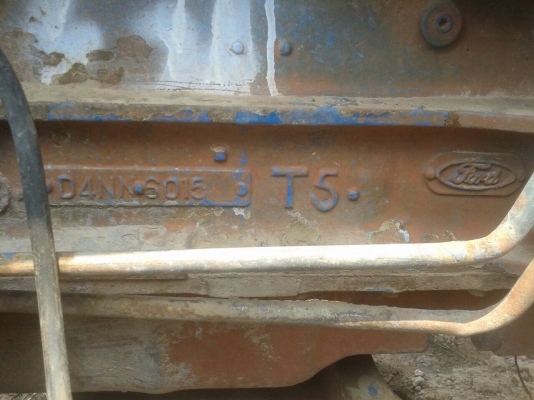 ขายรถไถFORD -6600 (ราคา 325,000บาท)  เลขเครื่อง D4NN 6015 -T5  เลขเกียร์ D2NN-7006-F รถสภาพดีพร้อมใช้งาน อุปกรณ์ครบพร้อม มีใบมีดดันหน้า ผาน7สภาพดีมากพร้อมใช้งาน เครื่องแรงดี ระบบไฮดรอลิกส์ดี  คูณ ชัยยา โทร 081-9972972  089-8451778