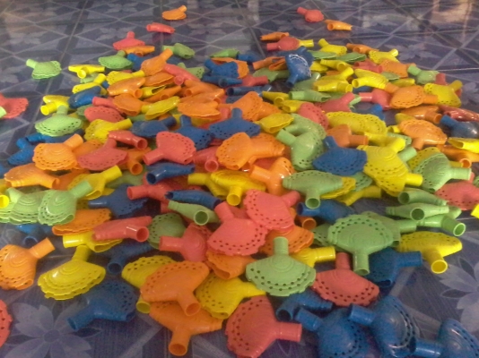 ขออนุญาตนอกเรื่องคับ ขายบล็อไม้กวาดพลาสติก ด้ามพลาสติก