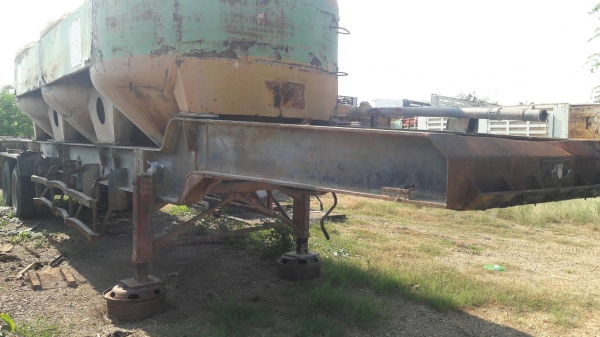 หางพื้้นเรียบ2เพลายาว12เมตรบรรทุกเต้าปูน3ลูกต่ออู่สามมิตรปี38น้ำหนักรวม9.5ตัน หางพื้้นเรียบ2เพลายาว12เมตรบรรทุกเต้าปูน3ลูกต่ออู่สามมิตรปี38น้ำหนักรวม9.5ตัน