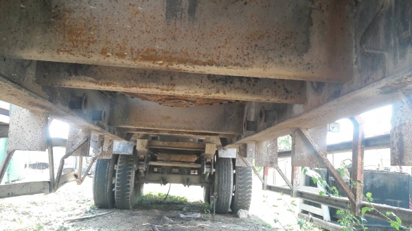 หางพื้้นเรียบ2เพลายาว12เมตรบรรทุกเต้าปูน3ลูกต่ออู่สามมิตรปี38น้ำหนักรวม9.5ตัน หางพื้้นเรียบ2เพลายาว12เมตรบรรทุกเต้าปูน3ลูกต่ออู่สามมิตรปี38น้ำหนักรวม9.5ตัน