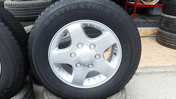 ขายล้อ ISUZU D-MAXขอบ 15 ยาง205/70/15  4 ล้อ