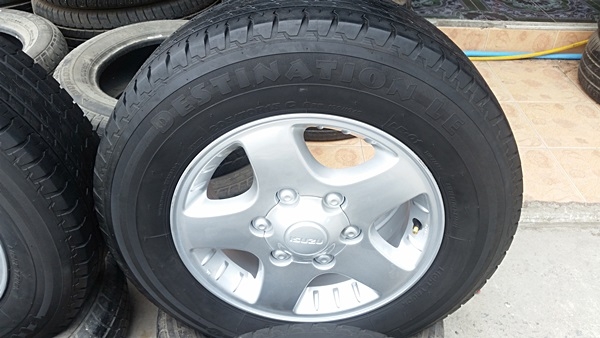 ขายล้อ ISUZU D-MAXขอบ 15 ยาง205/70/15  4 ล้อ
