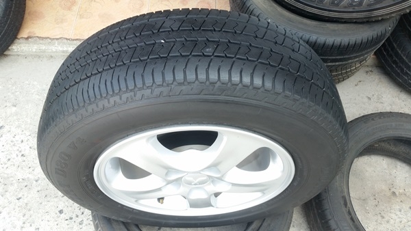 ขายล้อ Mitsubishi Triton 15ยาง205/65/15 ปี 13 4 ล้อ
