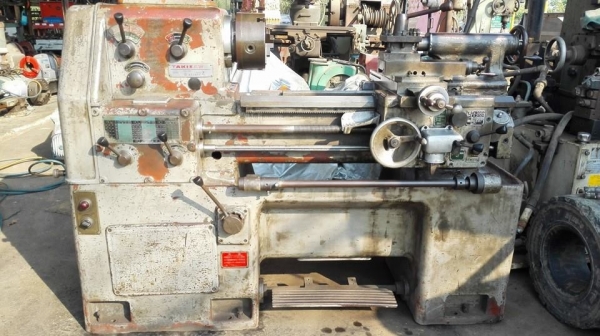 ** Sold ** กลึงยุ่น TAKISAWA TSL-550 ขนาด 4 ฟุตหนักฐานหล่อ เกียร์บล็อค 3 เพลาเด้งเบรค ไฟ 380V. สดนอกมาเทสได้!!