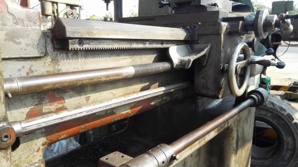 ** Sold ** กลึงยุ่น TAKISAWA TSL-550 ขนาด 4 ฟุตหนักฐานหล่อ เกียร์บล็อค 3 เพลาเด้งเบรค ไฟ 380V. สดนอกมาเทสได้!!