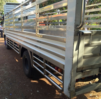 ขาย กะบะสะเเตลเรส ยาว5.50ม ยกลงจาก ฮีโน่ FC4J สภาพดีสวยพร้อมใช้ ราคา 135,000บ ราคาเบาๆ