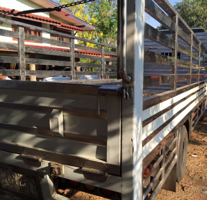 ขาย กะบะสะเเตลเรส ยาว5.50ม ยกลงจาก ฮีโน่ FC4J สภาพดีสวยพร้อมใช้ ราคา 135,000บ ราคาเบาๆ ขาย กะบะสะเเตลเรส ยาว5.50ม ยกลงจาก ฮีโน่ FC4J สภาพดีสวยพร้อมใช้ ราคา 135,000บ ราคาเบาๆ