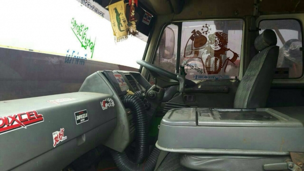 Hino ZM303 โม่ตรง 6.5 คิว เครื่อง EK100-260 แรง หัวบาง ยางดี คัสชีสวย เล่มทะเบียน