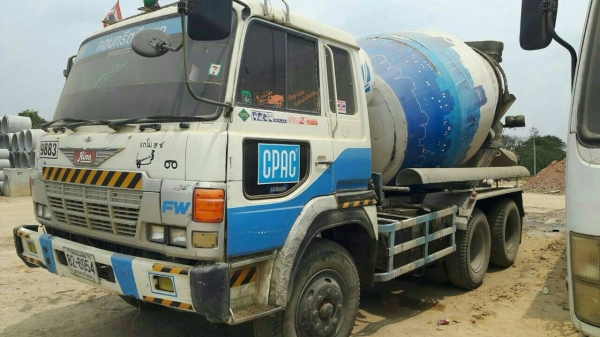 Hino ZM303 โม่ตรง 6.5 คิว เครื่อง EK100-260 แรง หัวบาง ยางดี คัสชีสวย เล่มทะเบียน