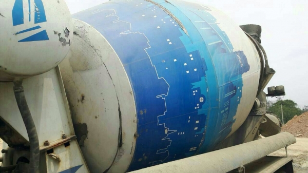 Hino ZM303 โม่ตรง 6.5 คิว เครื่อง EK100-260 แรง หัวบาง ยางดี คัสชีสวย เล่มทะเบียน