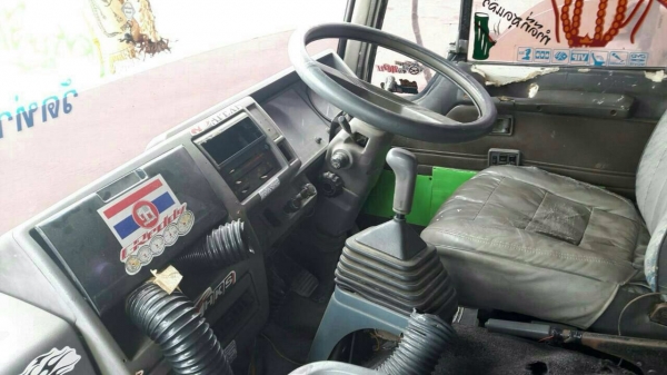 Hino ZM303 โม่ตรง 6.5 คิว เครื่อง EK100-260 แรง หัวบาง ยางดี คัสชีสวย เล่มทะเบียน