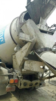 Hino ZM303 โม่ตรง 6.5 คิว เครื่อง EK100-260 แรง หัวบาง ยางดี คัสชีสวย เล่มทะเบียน