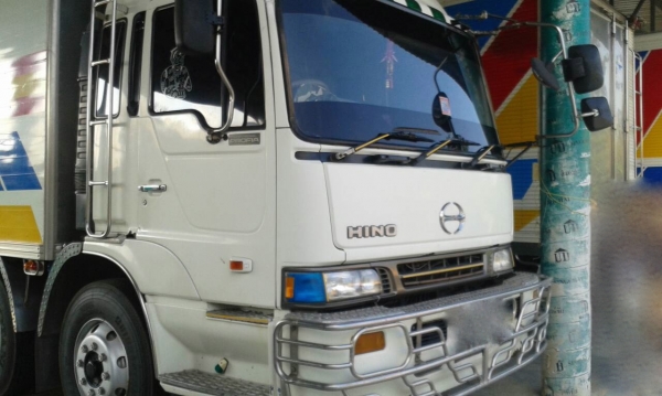 รถฮีโน่ 12 ล้อ ท้ายลาด ( เปอร์เฟีย. ) 320 แรงม้า. ปี 52.      สนใจติดต่อ  081 - 6079515