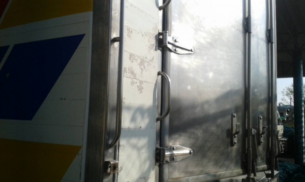 รถฮีโน่ 12 ล้อ ท้ายลาด ( เปอร์เฟีย. ) 320 แรงม้า. ปี 52.      สนใจติดต่อ  081 - 6079515