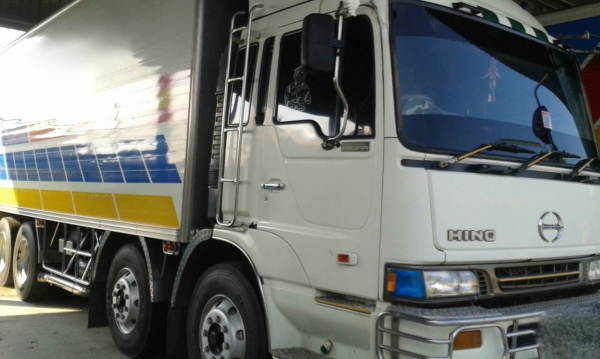 รถฮีโน่ 12 ล้อ ท้ายลาด ( เปอร์เฟีย. ) 320 แรงม้า. ปี 52.      สนใจติดต่อ  081 - 6079515