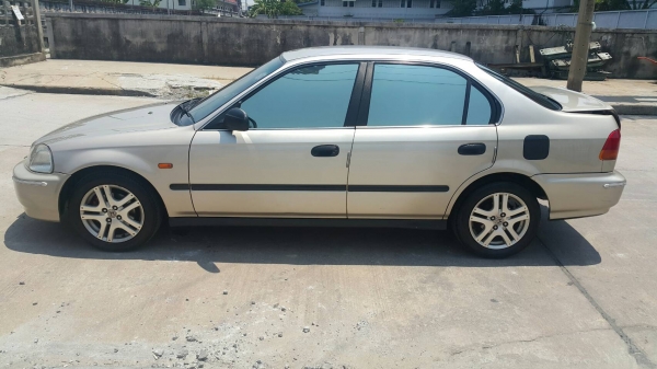 ขาย civic ตาโต a/t v-tec 4abs เซ็นทรัลล็อก กุลแจรีโมท 2 ชุด