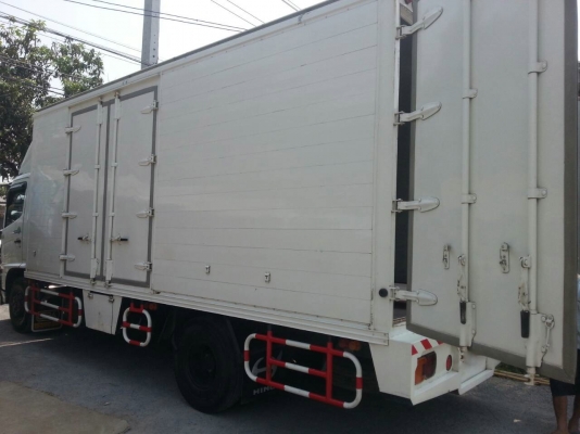 รถฮีโน่ 10 ล้อ ( ตู้แห้ง ) 175 แรงม้า. ปี 56.  ( รถวิ่ง 14x,xxx กม. )    สนใจติดต่อ  081 - 6079515