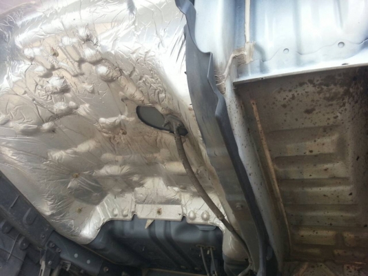 รถฮีโน่ 10 ล้อ ( ตู้แห้ง ) 175 แรงม้า. ปี 56.  ( รถวิ่ง 14x,xxx กม. )    สนใจติดต่อ  081 - 6079515