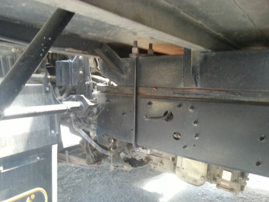 รถฮีโน่ 10 ล้อ ( ตู้แห้ง ) 175 แรงม้า. ปี 56.  ( รถวิ่ง 14x,xxx กม. )    สนใจติดต่อ  081 - 6079515