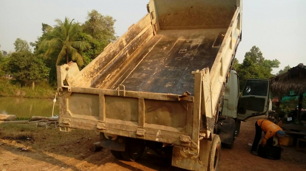 6ล้อดัมพ์ 5 คิว FC  6 เกียร์เดินหน้า  465000 (ราคาคุยได้ขายเอง)