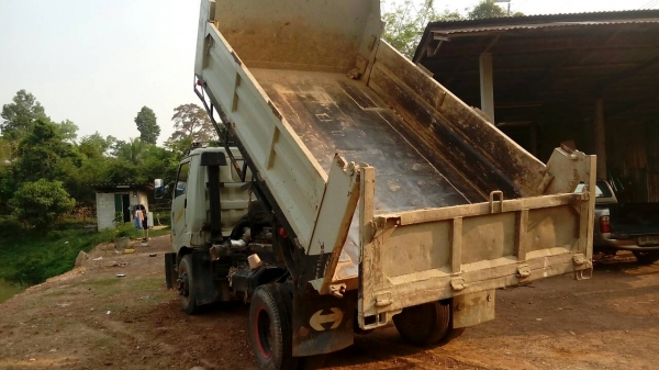 6ล้อดัมพ์ 5 คิว FC  6 เกียร์เดินหน้า  465000 (ราคาคุยได้ขายเอง)