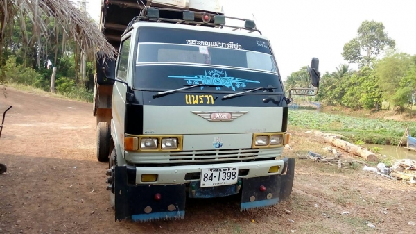 6ล้อดัมพ์ 5 คิว FC  6 เกียร์เดินหน้า  465000 (ราคาคุยได้ขายเอง)