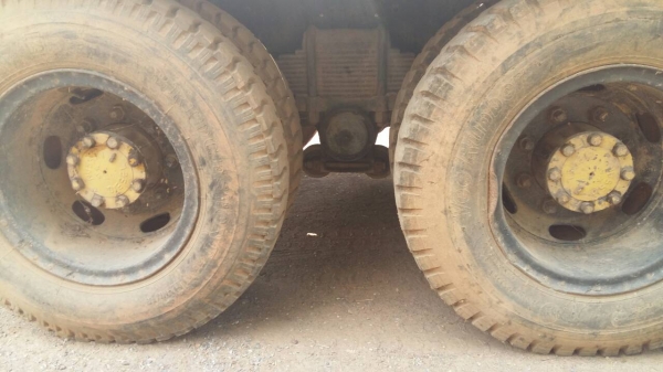 สิบล้อหัวยาว isuzu 2เพาใหญ่สโลกลาง เครื่อง EH700 จิฟฟีเพาเวอร เอกสารครบพร้อมโอน