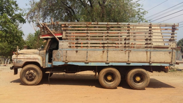 สิบล้อหัวยาว isuzu 2เพาใหญ่สโลกลาง เครื่อง EH700 จิฟฟีเพาเวอร เอกสารครบพร้อมโอน