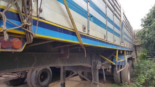 ขาย หางเซมิดั้ม ยาว 8 เมตร อู่เสรีชัย แผงข้างมิเนียม ช่วงล่างดี ทะเบียนพร้อมโอน