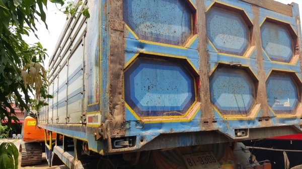 ขาย หางเซมิดั้ม ยาว 8 เมตร อู่เสรีชัย แผงข้างมิเนียม ช่วงล่างดี ทะเบียนพร้อมโอน