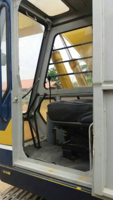 ขาย KOBELCO SK 04 มีลายหัวเจาะ พร้อมใช้ ติดต่อ คุณ อ๊อฟ พิตร 086-737-9991