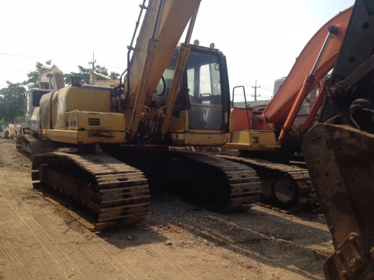 ขายรถแบคโฮ KOMATSU PC200-7 เอกสารเล่มทะเบียน ราคา 1050000