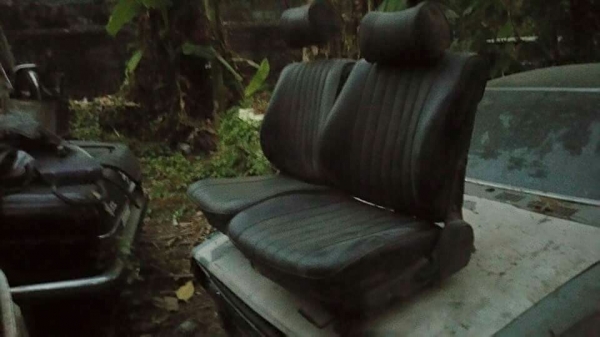 ขายเบาะคู่หน้าติดรถ bmw 2002 มาครับ
มีที่เหยียบด้านหลังให้เบาะพับลงได้จากที่นั่งด้านหลัง ใช้งานสะดวกดี

น่าจะเป็น ของ e12 หรือ e28 ต้องรอผู้รู้มายืนยัน

ขาย 4000 บาทครับ

0834301397
Line: surawat.hant