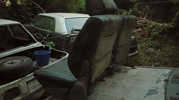 ขายเบาะคู่หน้าติดรถ bmw 2002 มาครับ
มีที่เหยียบด้านหลังให้เบาะพับลงได้จากที่นั่งด้านหลัง ใช้งานสะดวกดี

น่าจะเป็น ของ e12 หรือ e28 ต้องรอผู้รู้มายืนยัน

ขาย 4000 บาทครับ

0834301397
Line: surawat.hant