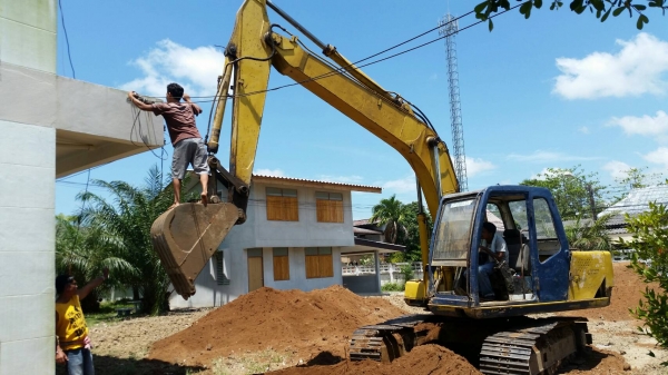 ขายรถแบคโฮ KOBELCO SK120-/// ราคา 450000