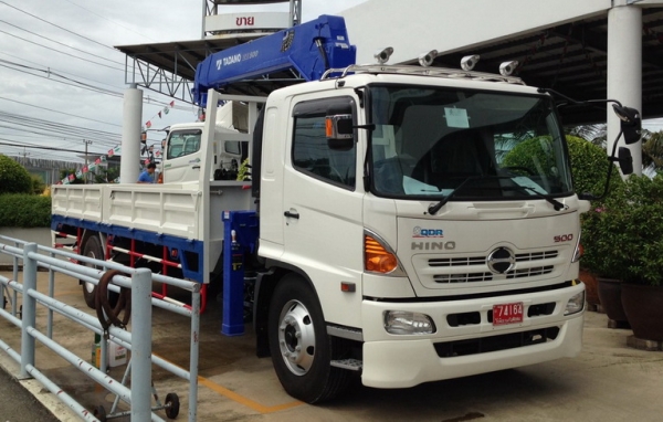 6 ล้อ HINO FG8J ปี 56 ติดเครน 5 ตัน  สภาพดีพร้อมใช้