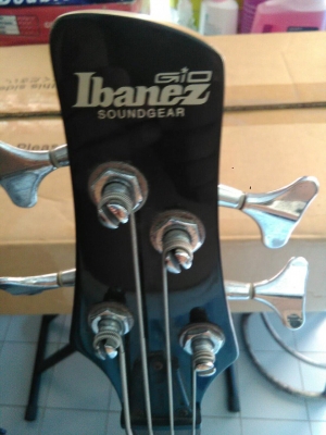 ขายยกชุด เครื่องดนตรีสากล ขายยกชุด เครื่องดนตรีสากล