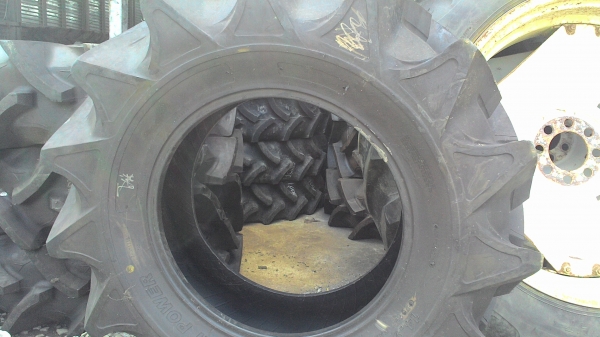 ยางรถไถใหม่ขอบ13.6-26 ส่งใด้ทุกจังหวัดครับ