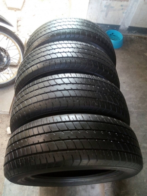 185/60R15 DUNLOP SP SPORT 2030 ชุด 4 เส้น  tel.081-427-3941 ไอดีไลน์  0814273941