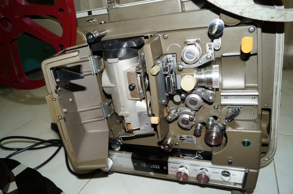 เครื่องฉายหนัง เครื่องฉายหนัง