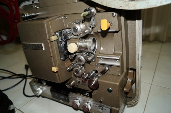 เครื่องฉายหนัง เครื่องฉายหนัง