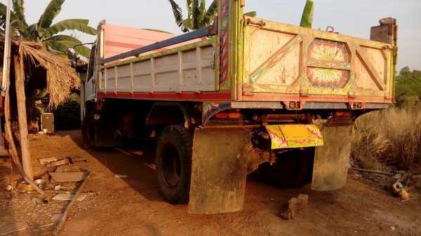 **ด่วน!! 740,000 บ.ต่อรอง/// 6ล้อใหญ่ดั้มดิน ISUZU DECA FTR-200 ยูโรทู ปี49 รถห้างแท้ เครื่อง/เกียร์ เดิม หัวสวย พาวเวอร์/ทริฟฟี่/แอร์/ก.ไฟฟ้า ดั้มเหล็ก4.0ม.ยาง900/20 สวย พร้อมใช้งาน เล่ม ครบ **ขาย ISUZU DECA FTR 200 HP EURO-2 ปี49 6ล้อดั้มดิน6ตัน สภาพสวย **ด่วน!! 740,000 บ.ต่อรอง/// 6ล้อใหญ่ดั้มดิน ISUZU DECA FTR-200 ยูโรทู ปี49 รถห้างแท้ เครื่อง/เกียร์ เดิม หัวสวย พาวเวอร์/ทริฟฟี่/แอร์/ก.ไฟฟ้า ดั้มเหล็ก4.0ม.ยาง900/20 สวย พร้อมใช้งาน เล่ม ครบ **ขาย ISUZU DECA FTR 200 HP EURO-2 ปี49 6ล้อดั้มดิน6ตัน สภาพสวย