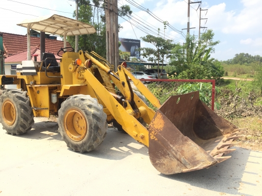 รถตัก KOMATSU  505.    สนใจติดต่อ  081 - 6079515